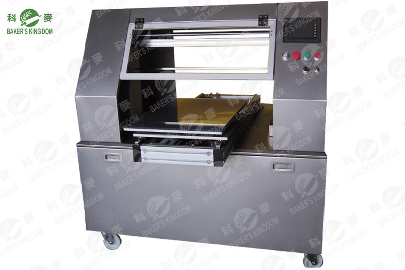 Automated cake cutting and finishing equipment on a production line
